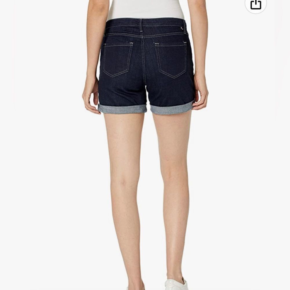 Tommy Hilfiger women’s size 18 denim jean shorts with cuffs. - Picture 2 of 10